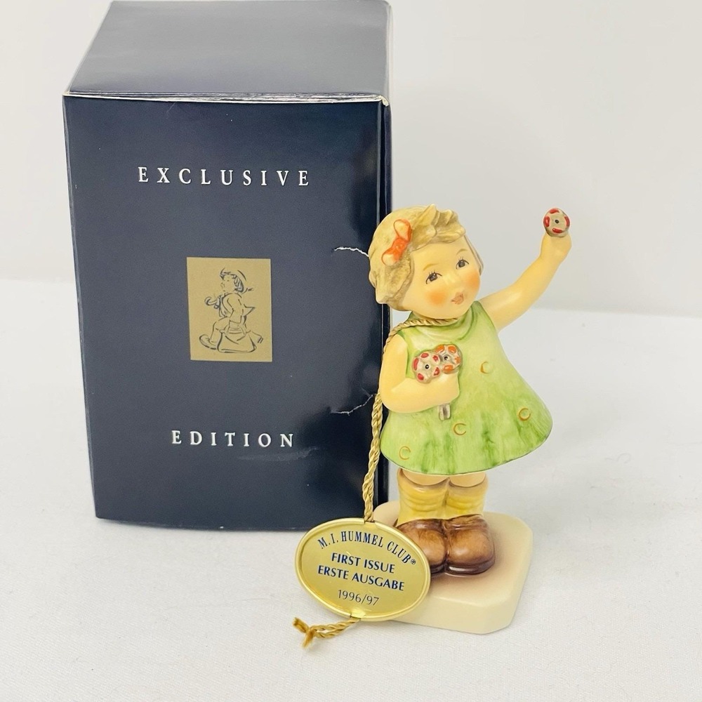 Goebel Hummel Figurine FOREVER YOURS 793 Club First Issue 1996/97‎ w/ Box